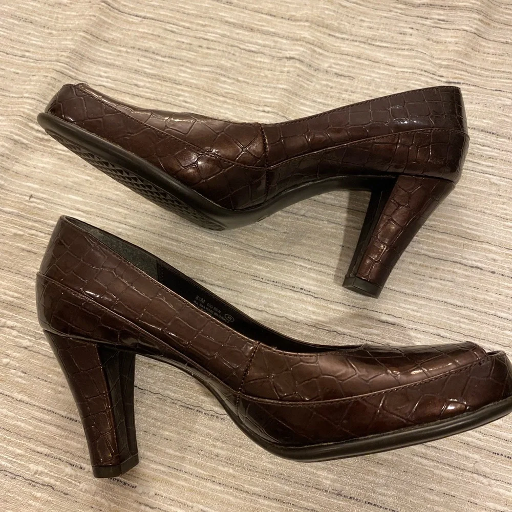 A2 by AEROSOLES- walking on air! - Picture 2 of 6